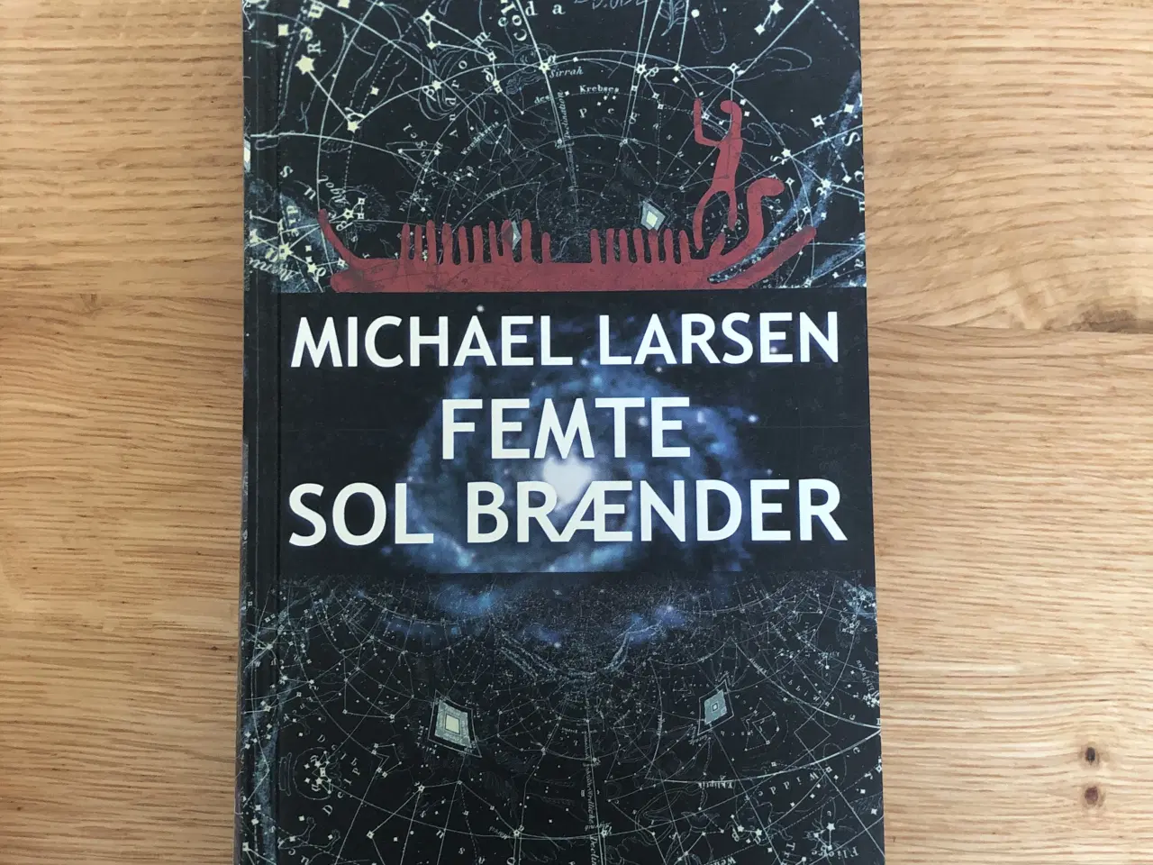 Billede 1 - Michael Larsen: Femte sol brænder