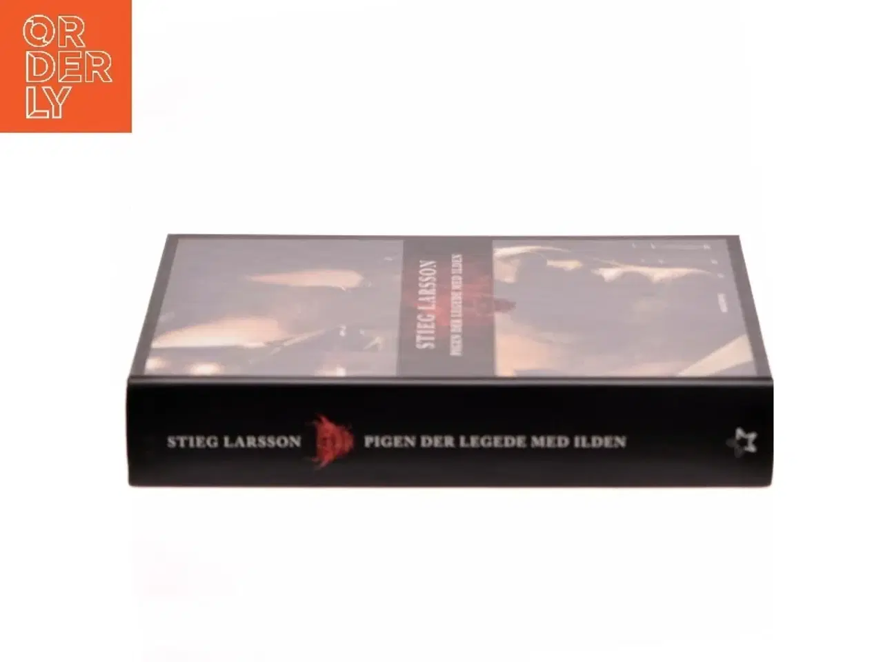 Billede 2 - Pigen der legede med ilden. 2 af Stieg Larsson (Bog)