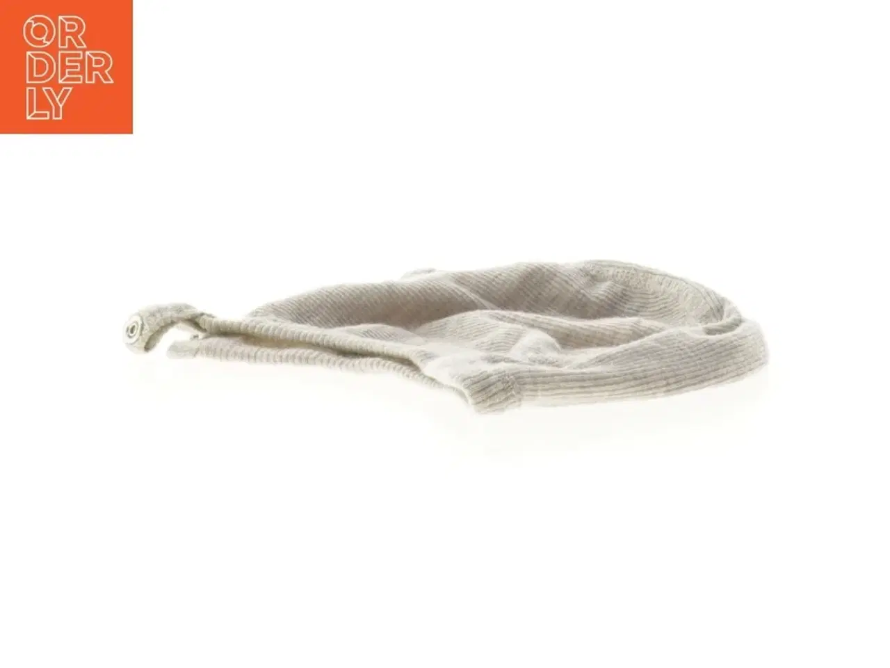 Billede 4 - Strikket hue med knapper fra Friends (str. 86 til 92 cm)