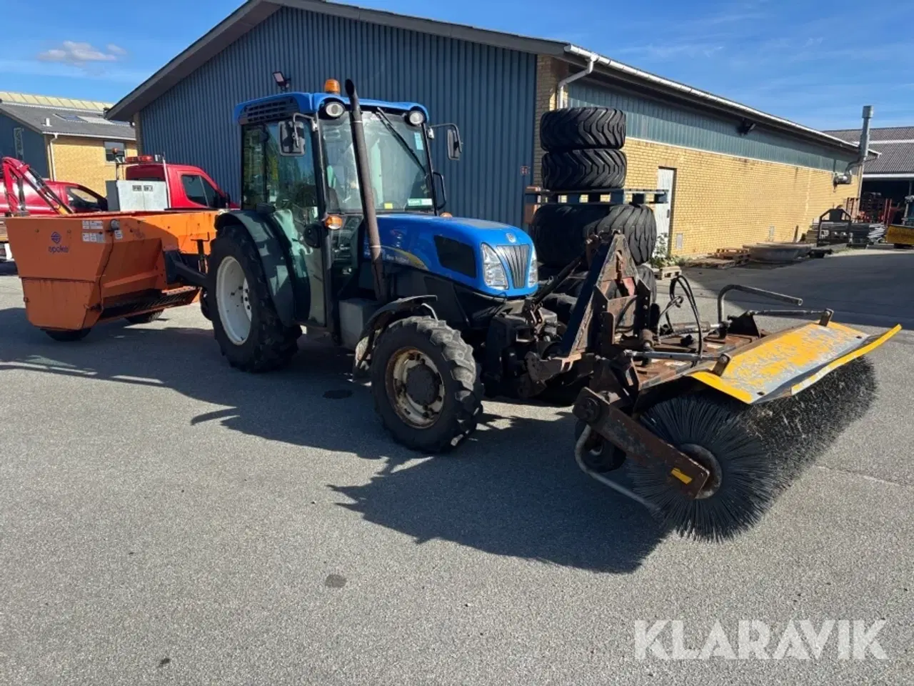 Billede 11 - Traktor New Holland T4050F 4WD med tilbehør