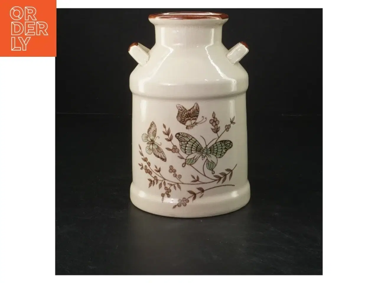 Billede 2 - Mælkejunge vase med sommerfugle design (str. 17,5x11 cm)