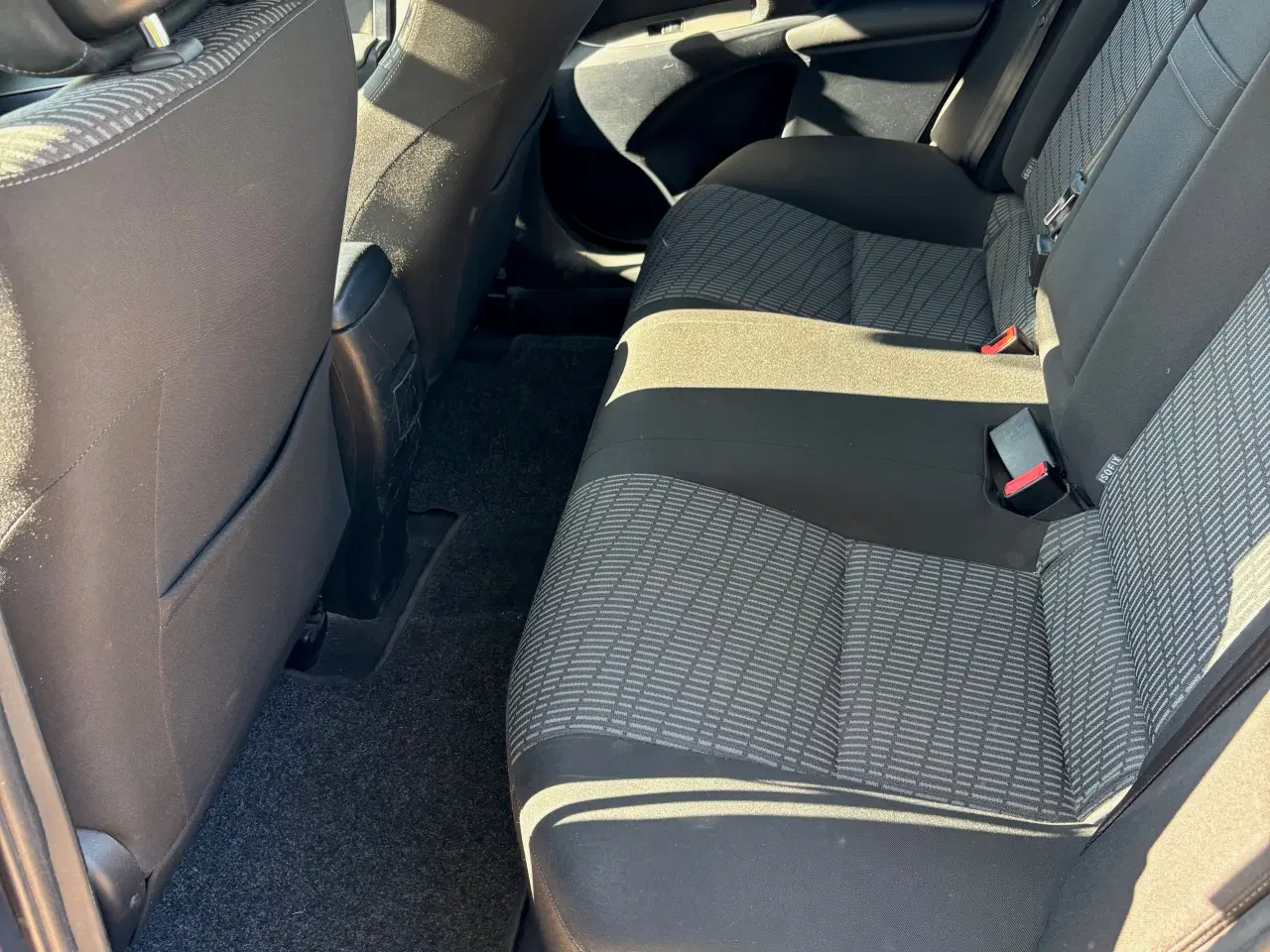 Billede 13 - Toyota Avensis 1,8 sedan, 6 gear.