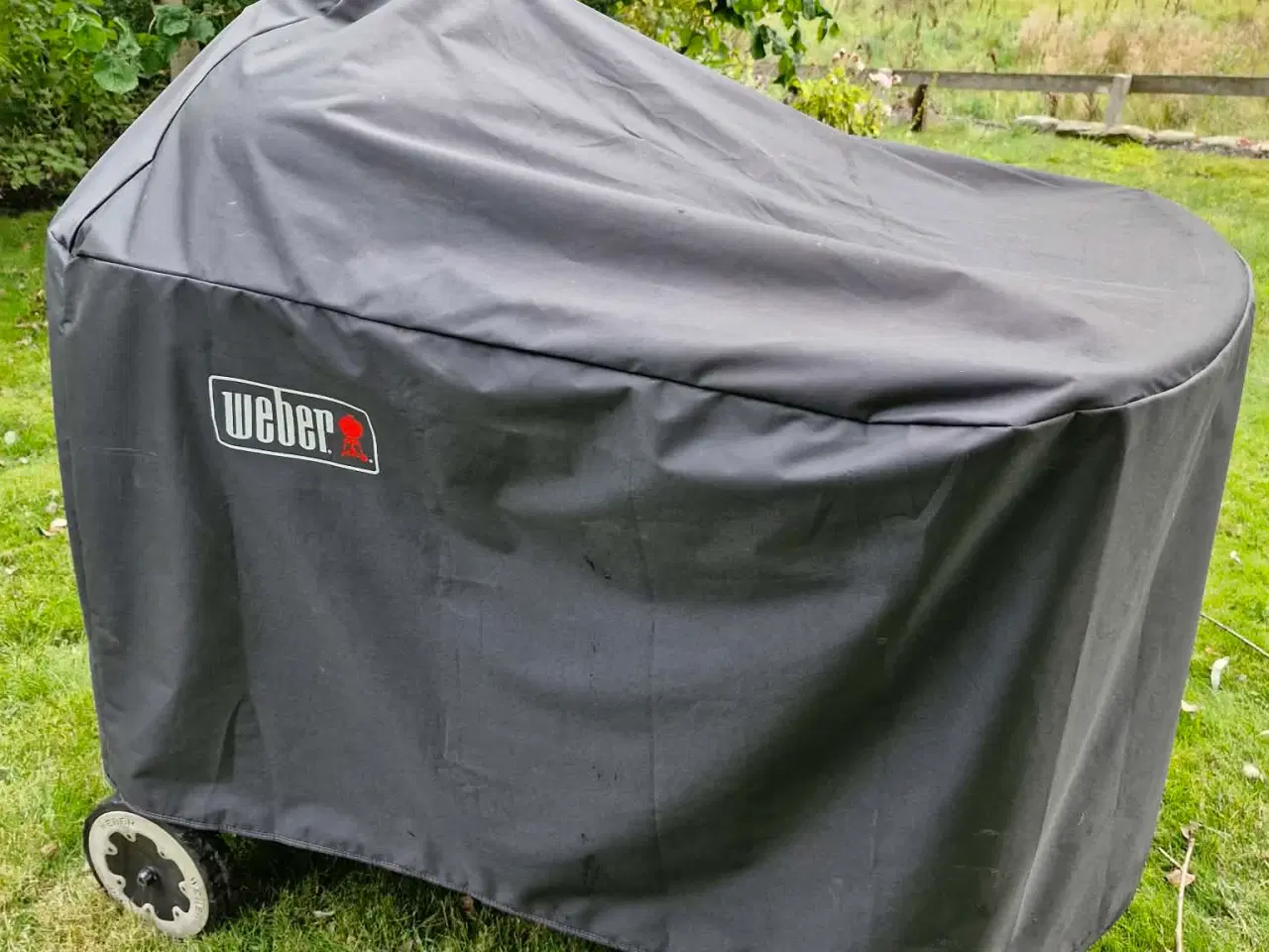 Billede 3 - 57 cm kuglegrill m/bord og gastænder