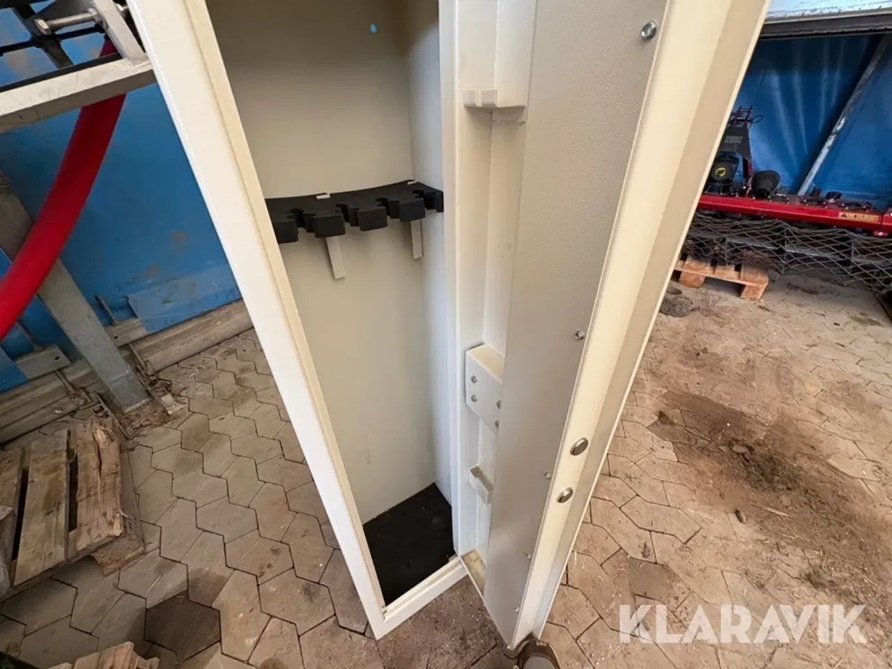 Billede 10 - Sikkerhedsskab / jagt skab