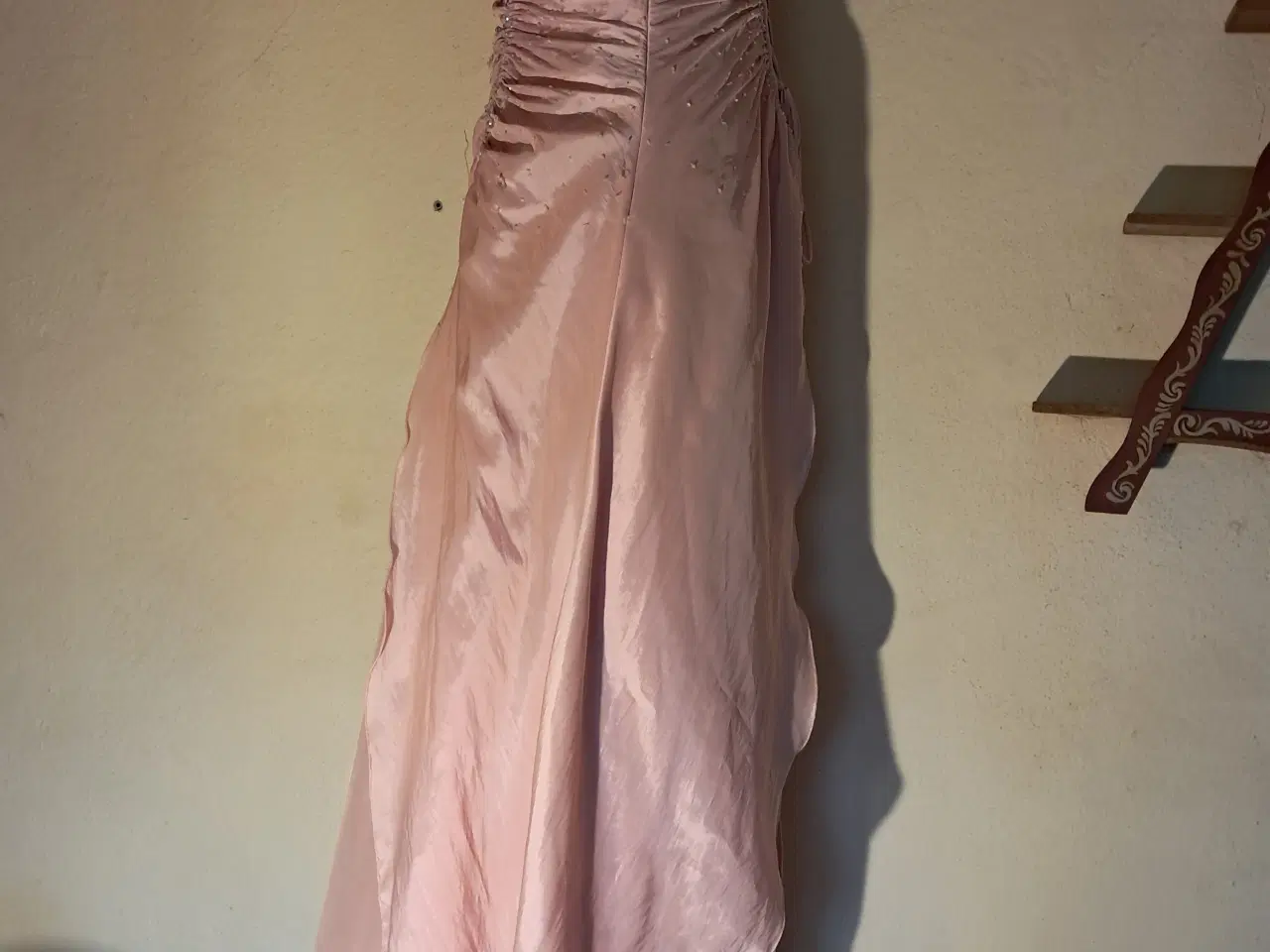 Billede 4 - Lissa Paris str. 6 gallakjole