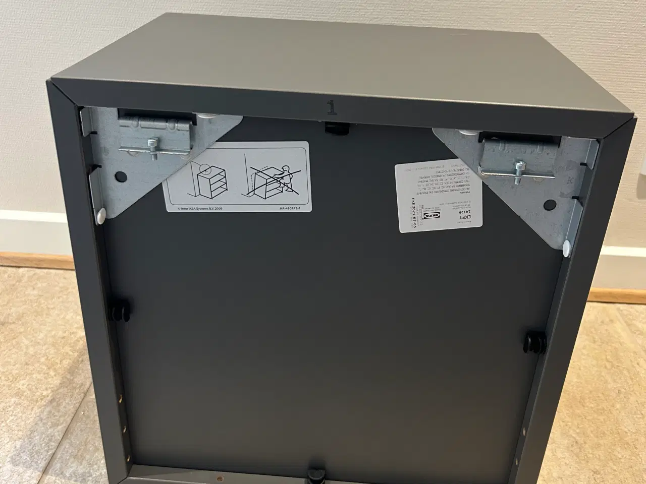 Billede 2 - Gråt IKEA skab 35 x 25 x 35