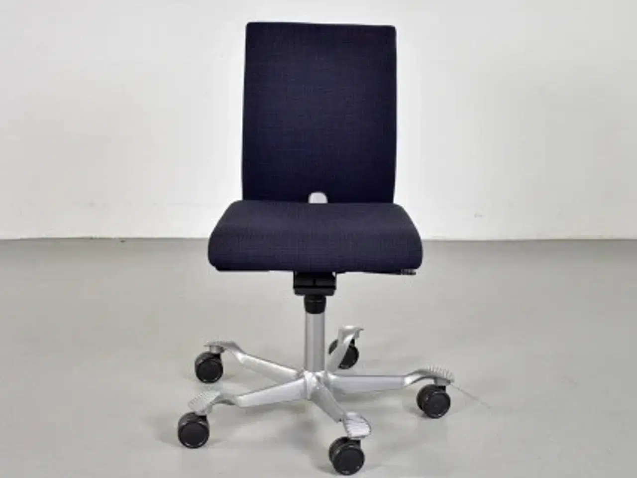 Billede 1 - Häg h04 4200 kontorstol med sort/blå polster og alugråt stel