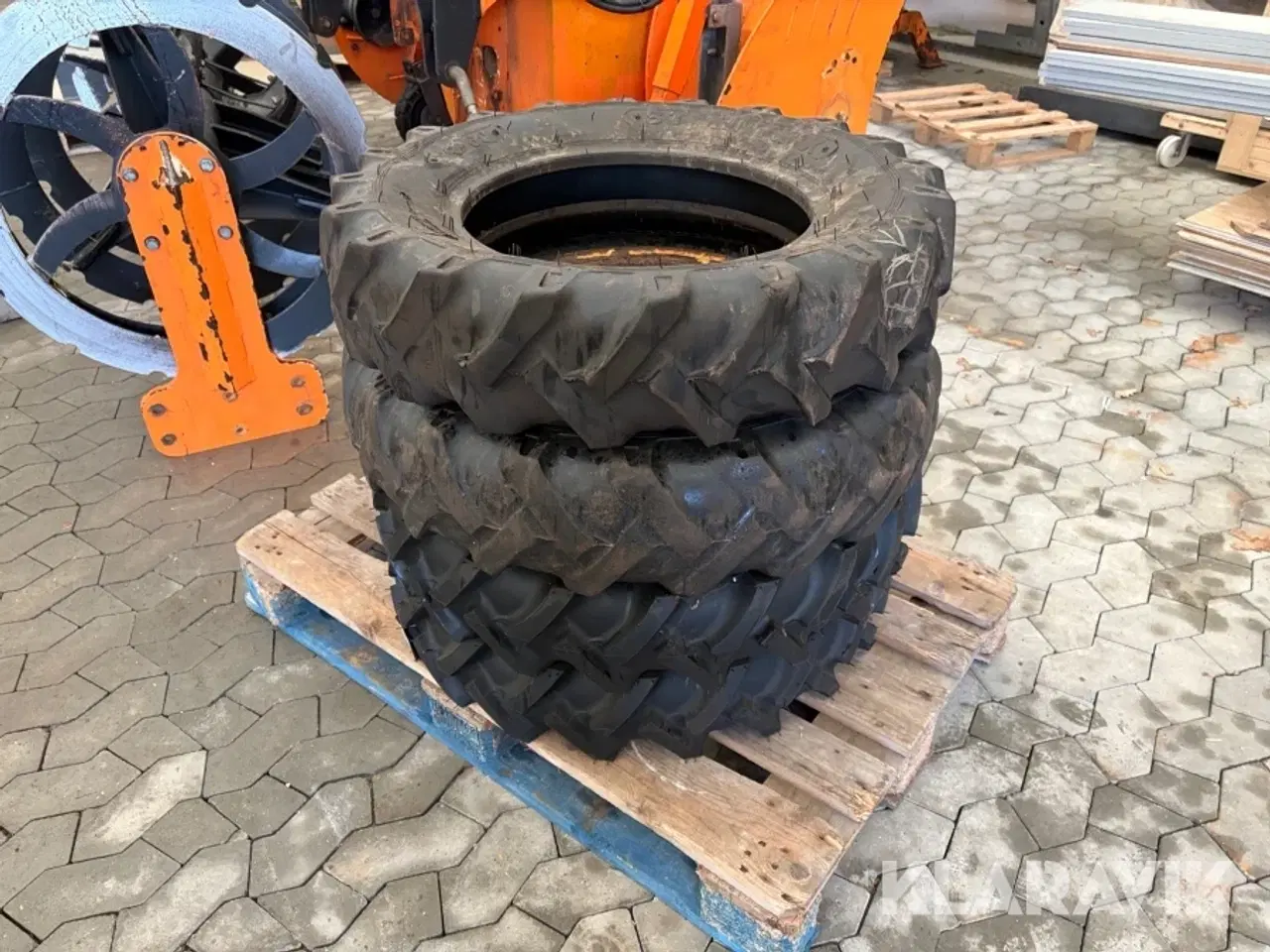 Billede 1 - Dæk Starmax TR-60 4 styk