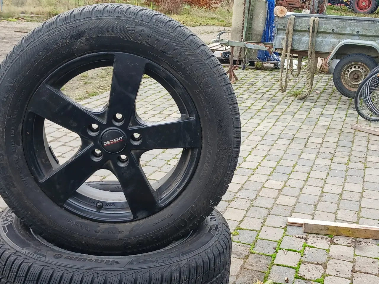 Billede 2 - 4 Barum vinterdæk på flotte Dezent 16" alufælge