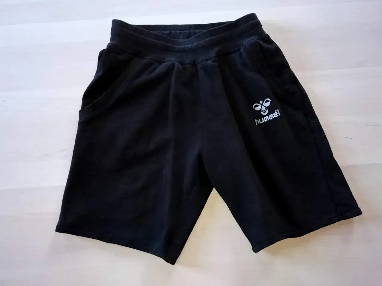 Billede 1 - Hummel sommer shorts str 140