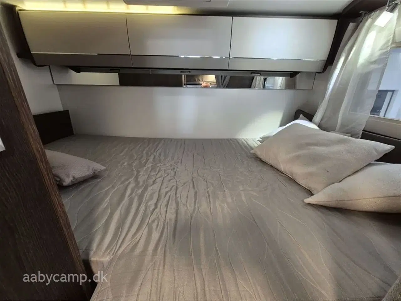 Billede 14 - 2022 - Benimar Tessoro 442   Nk. Pakke. automatgear. solcelle. 2x Agm Batterier. markise. udv. gasudtag. cykelstativ. sælges kun til cvr !!!