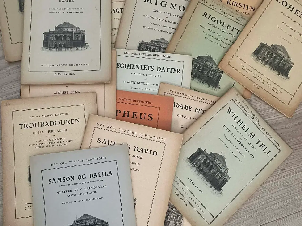 Billede 1 - Gamle programmer til Det Kgl. Teater