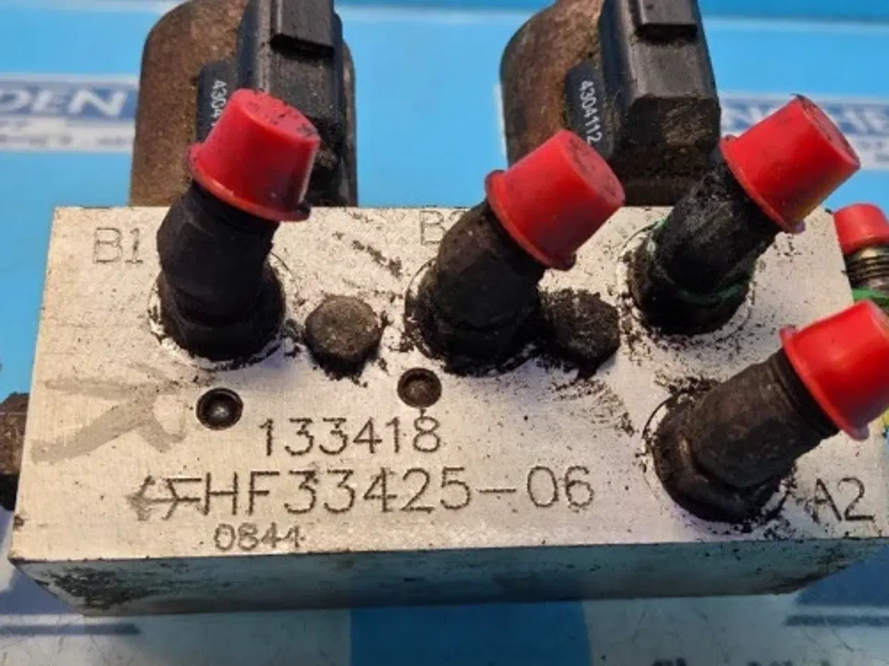 Billede 5 - MacDon D60 Hydraulikventil 133985