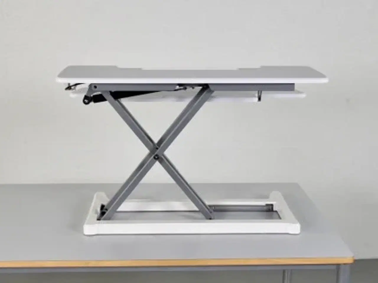 Billede 3 - Desk riser - omdan dit bord til et hæve-/sænkebord
