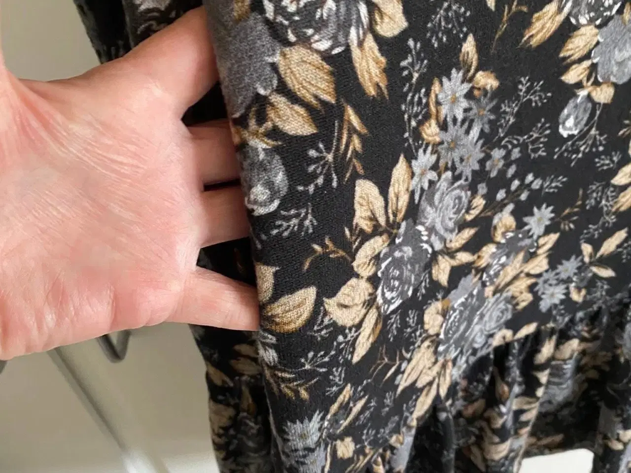 Billede 3 - Vinterkjole, Cassiopeia, str small (42/44)