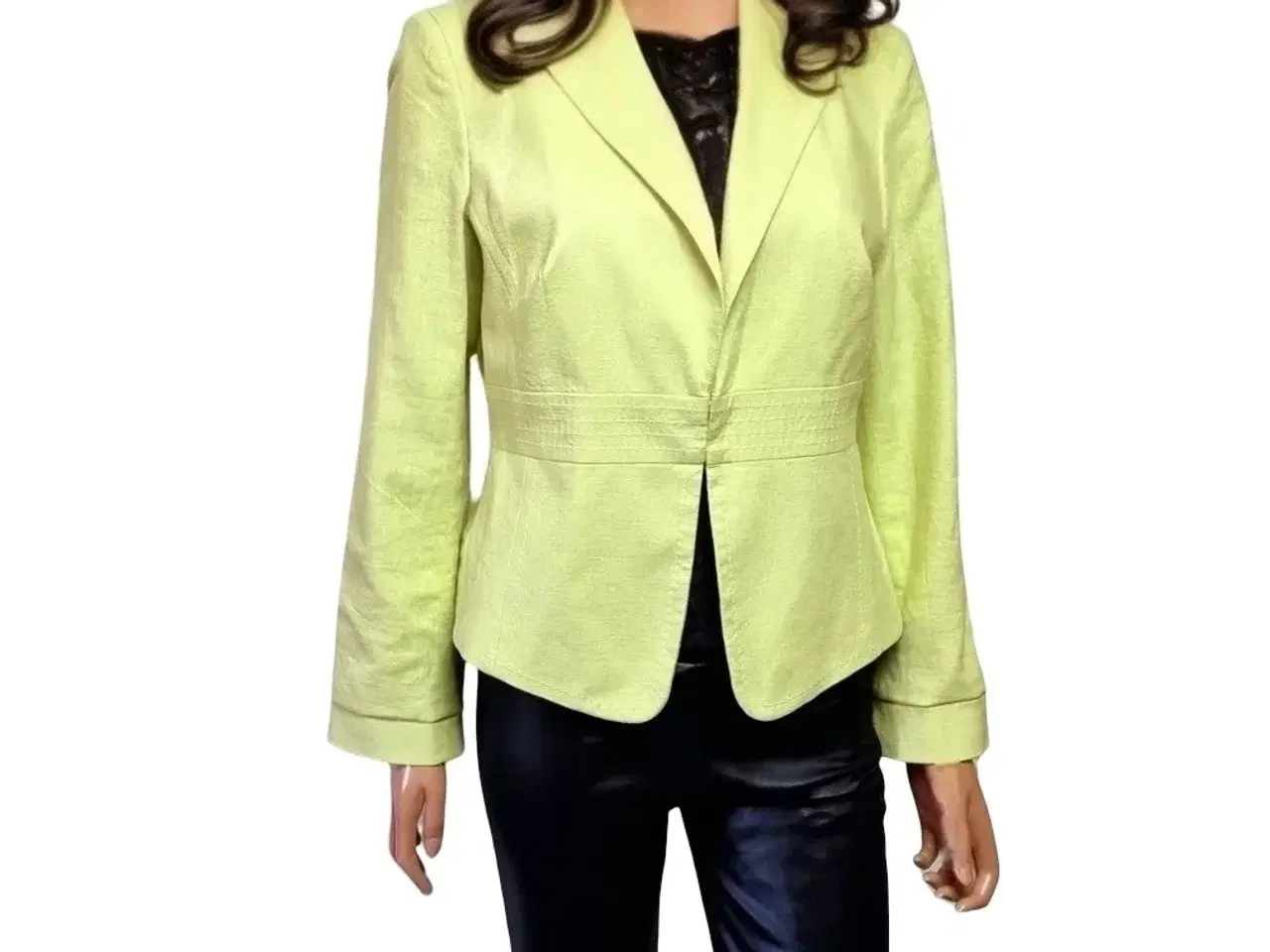 Billede 2 - Jakke.kort-Habit style .I lys grøn/str: Medium 