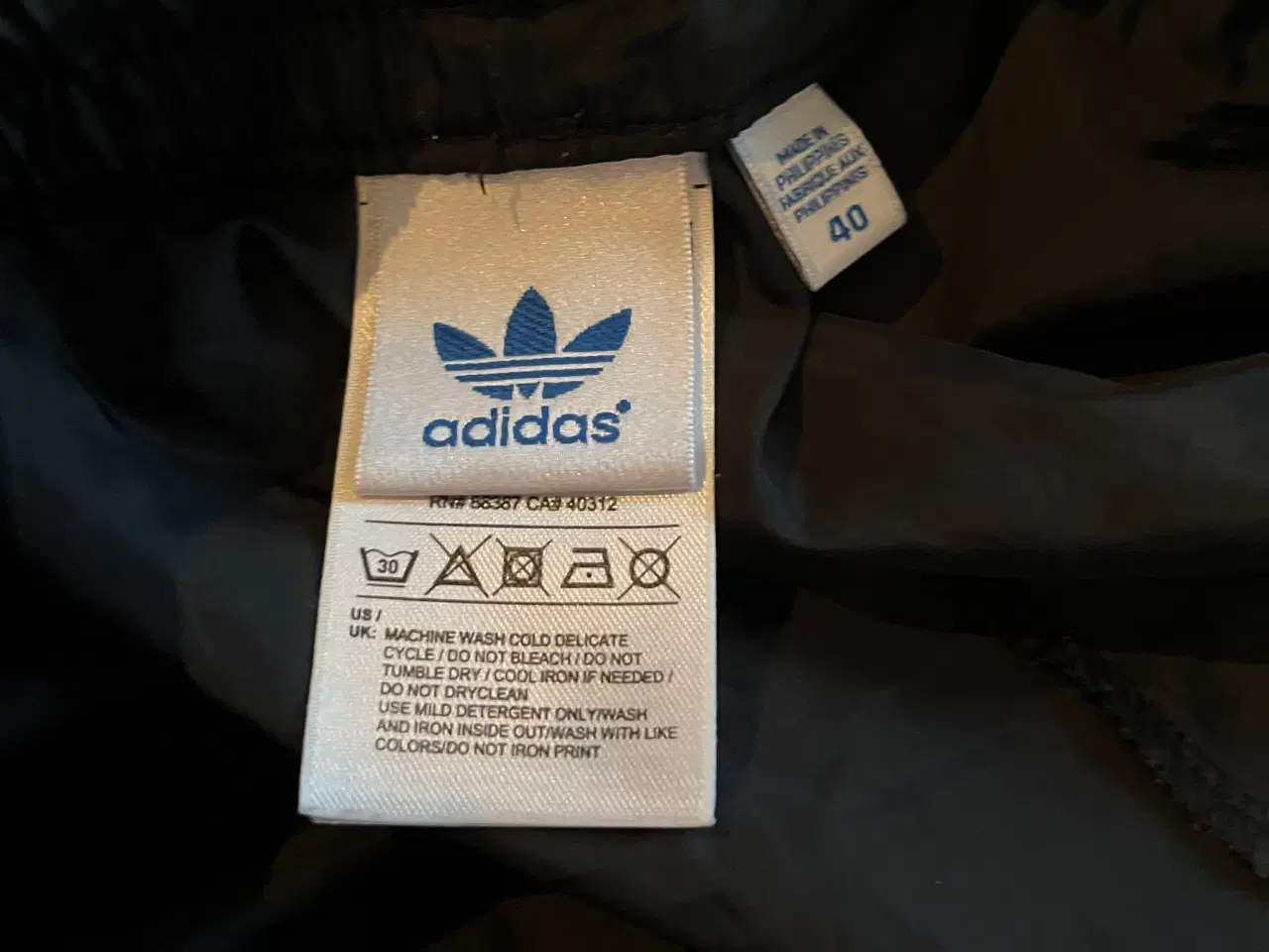 Billede 3 - Adidas shorts str 40