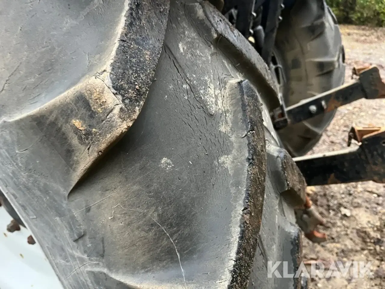 Billede 11 - Traktor Valtra 6550 med frontlæsser