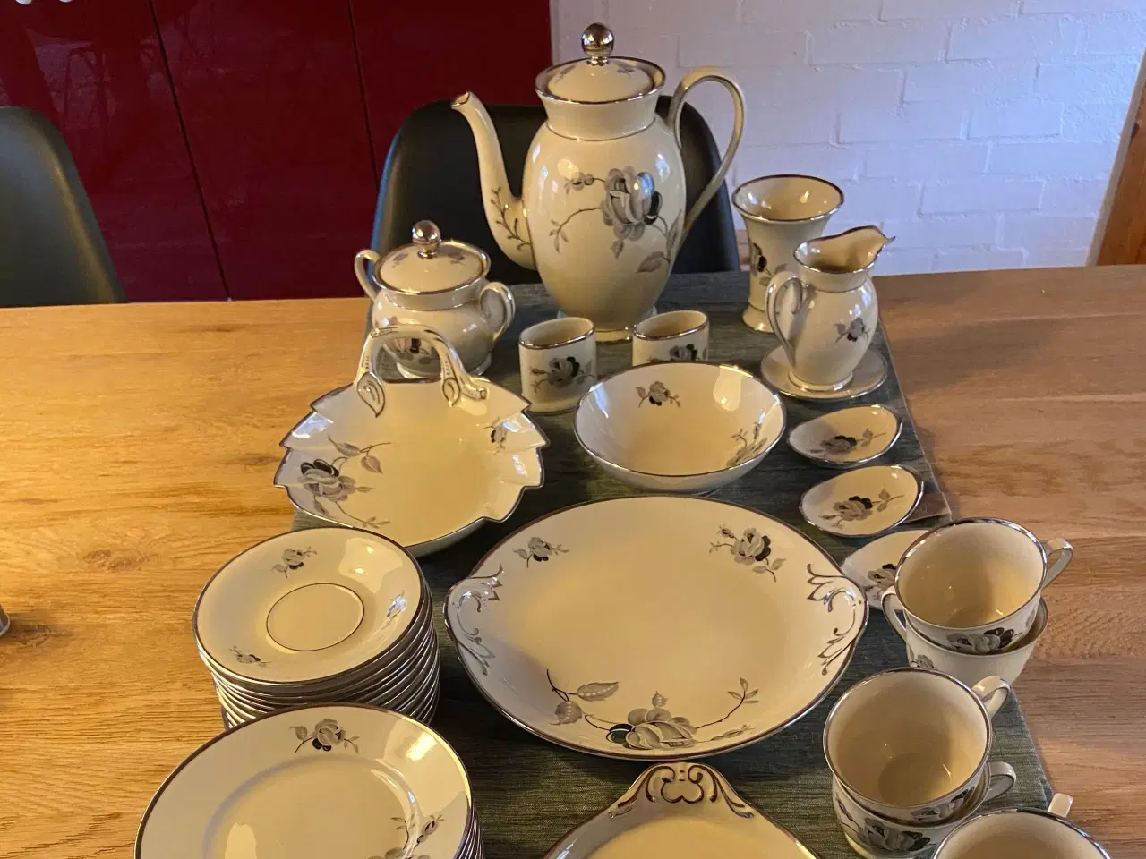 Billede 2 - Kaffestel Sort Rose 51 dele