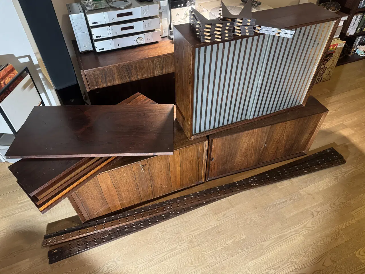 Billede 1 - Palisander reolsystem sælges Dansk