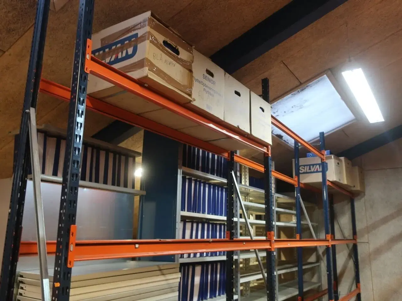 Billede 2 - 3 fag dækreoler med indhold