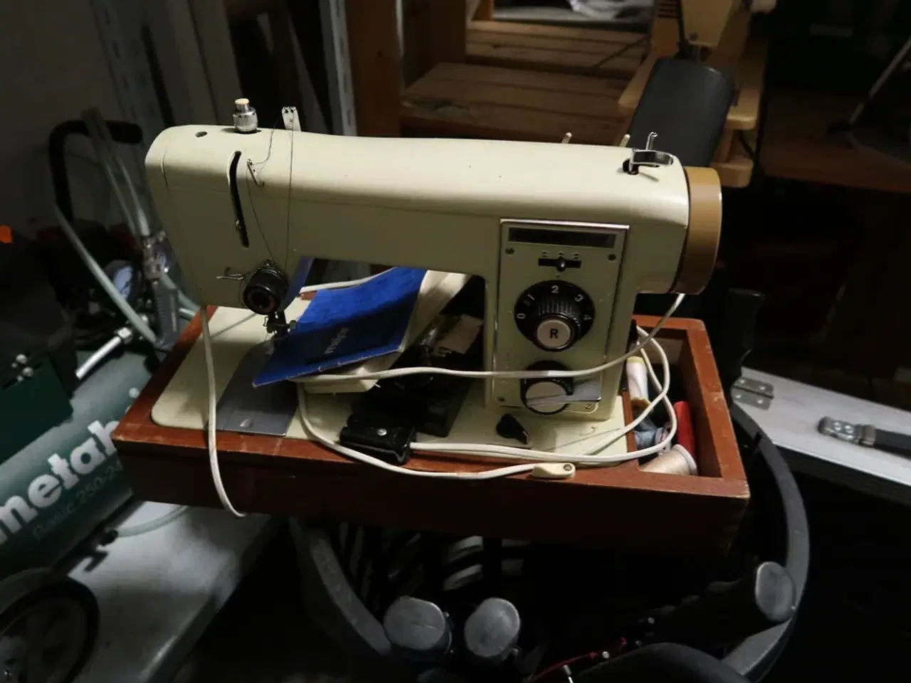 Billede 8 - Symaskine MAJOR LETVÆGT