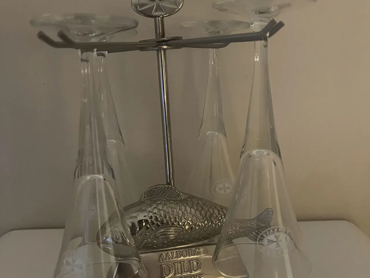 Billede 4 - Ålborg akvavit snapseglas holder og skilt