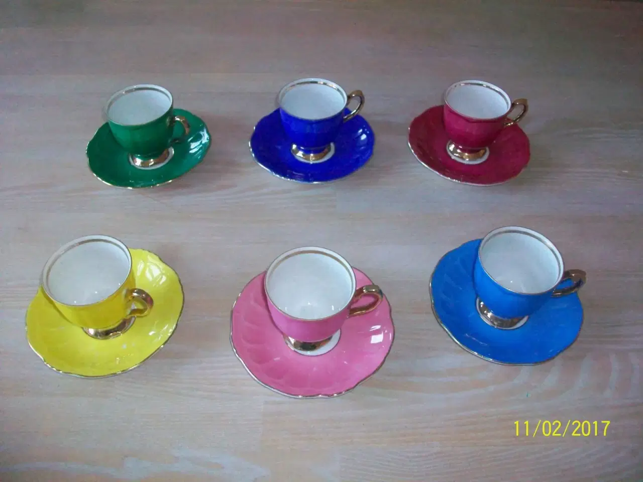 Billede 1 - Farverigt kaffestel