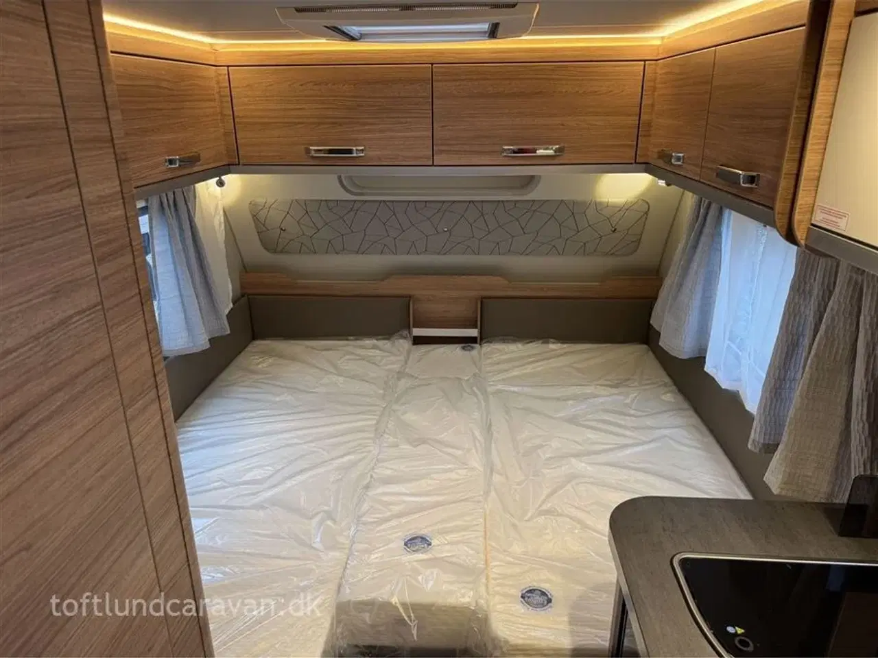 Billede 12 - 2025 - Weinsberg CaraOne 480 EU HOT EDITION   FABRIKSNY HOT 2025 kampagnevogn med masser af udstyr. BYGGET AF KNAUS/ TABBERT, NU PÅ LAGER