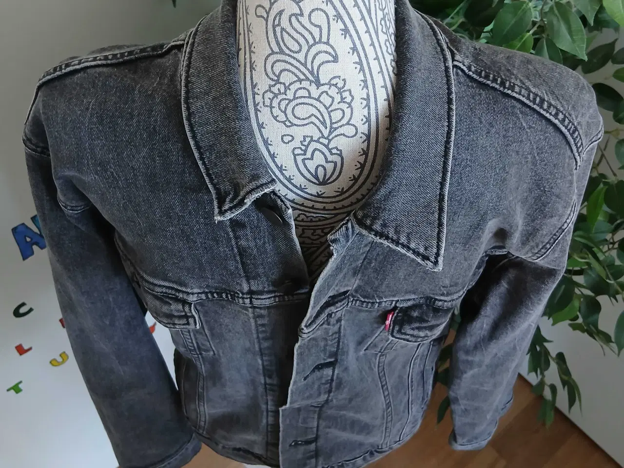 Billede 2 - Levi's jakke. Small 