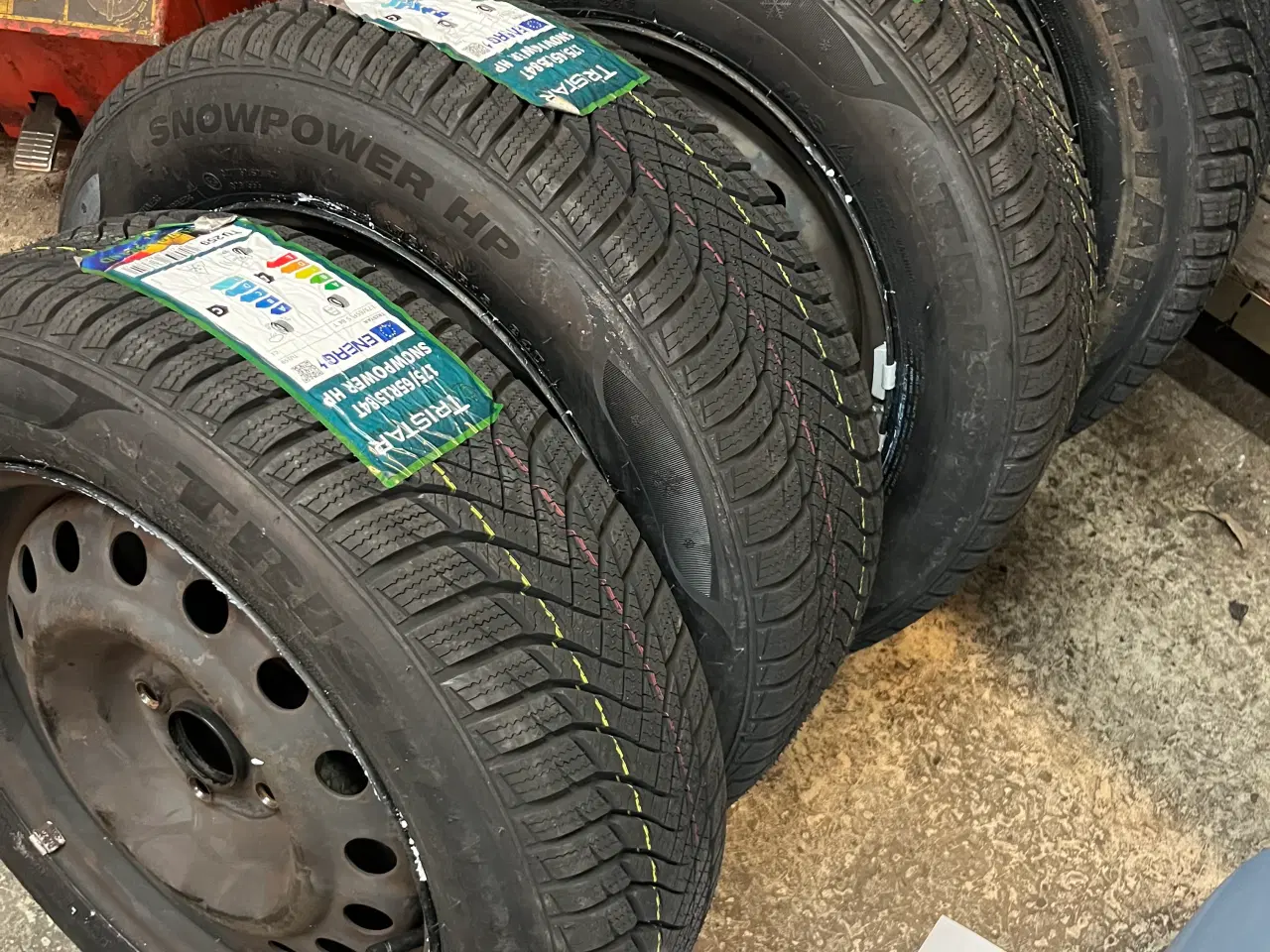 Billede 1 - 4x100 fælge med nye vinterdæk