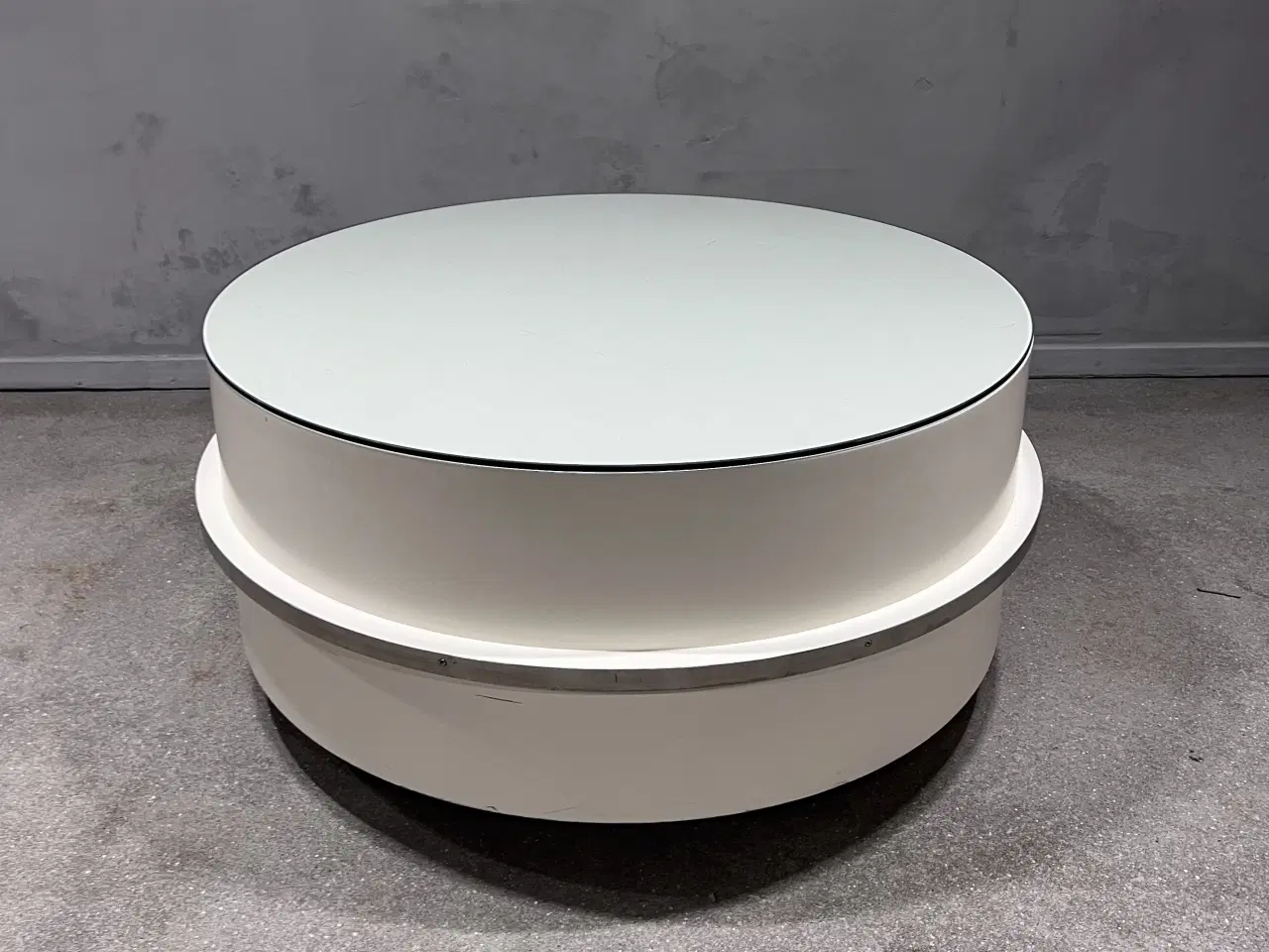 Billede 1 - Rundt display podie, rustfri stål kant, glas top