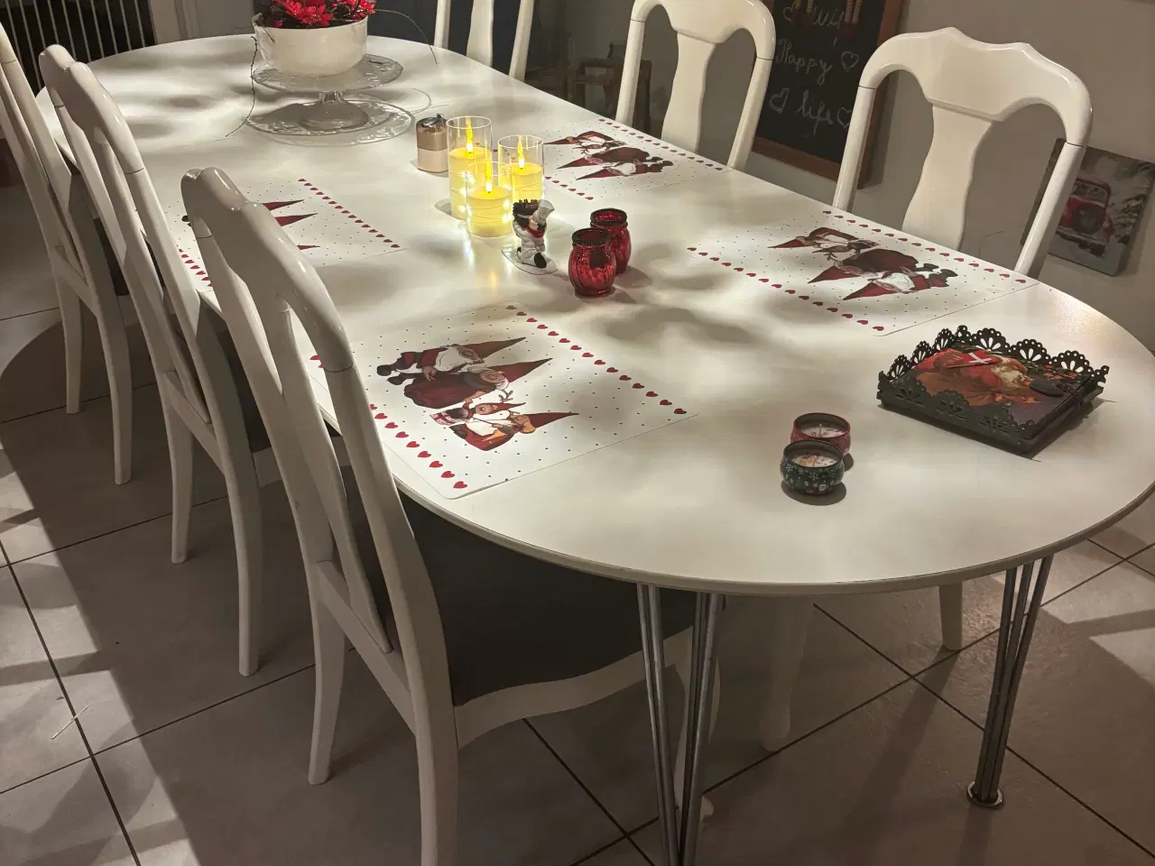 Billede 1 - Langt hvidt spisebord + 6 stole