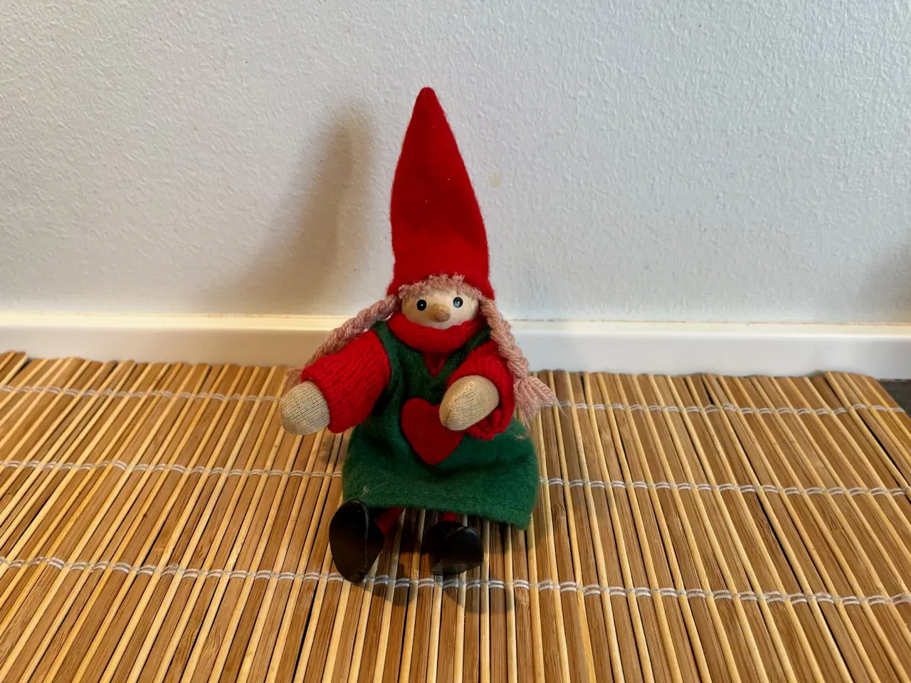 Billede 2 - Smuk rustik fletbakke m/håndtag og julenisser mv.