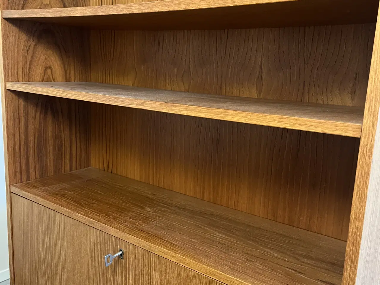 Billede 2 - Reoler i teaktræs finer