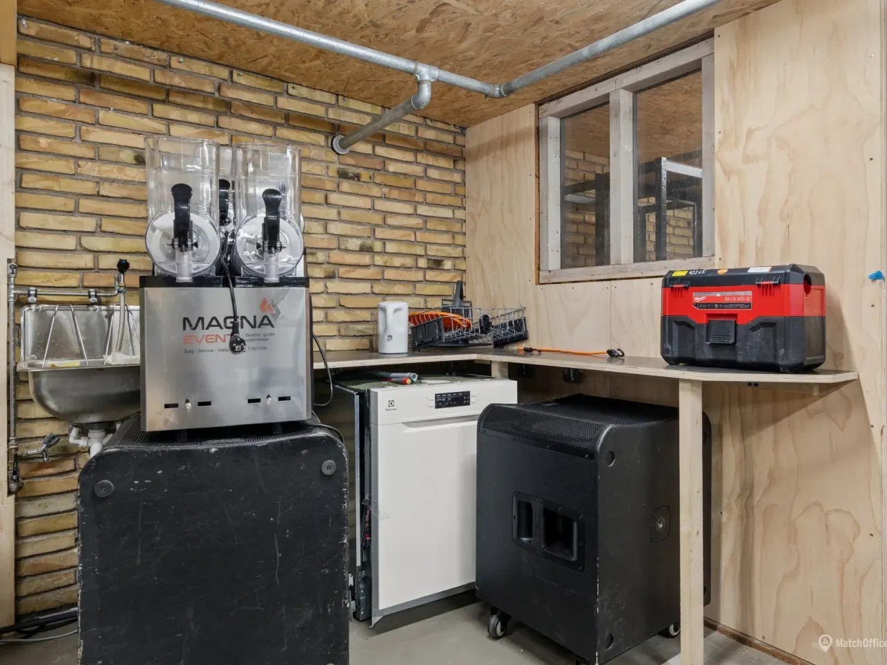Billede 5 - Lager på 108 m² m. dobbeltdør og tekøkken