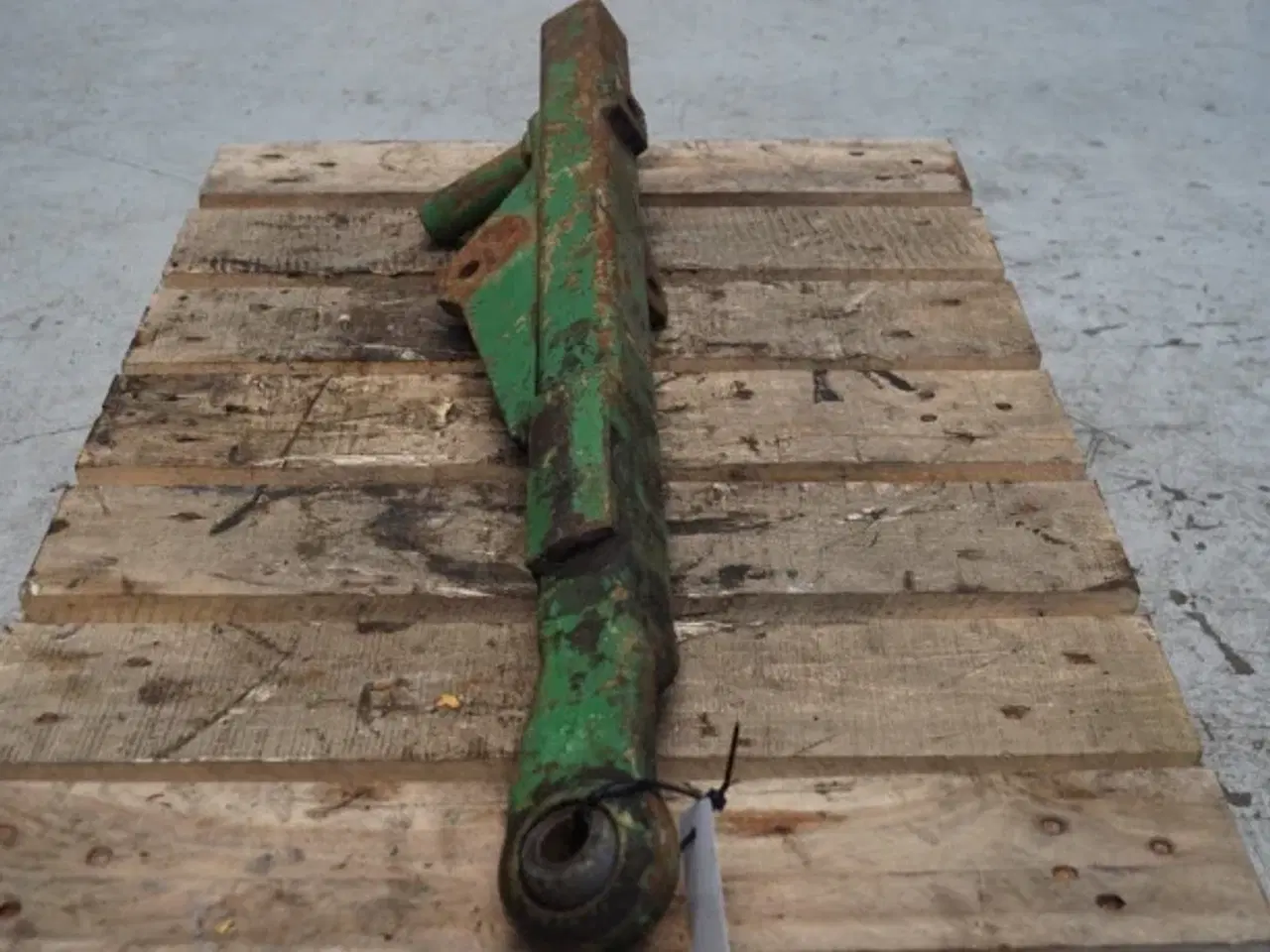 Billede 4 - John Deere 2450 R.H. Liftarm AL26679