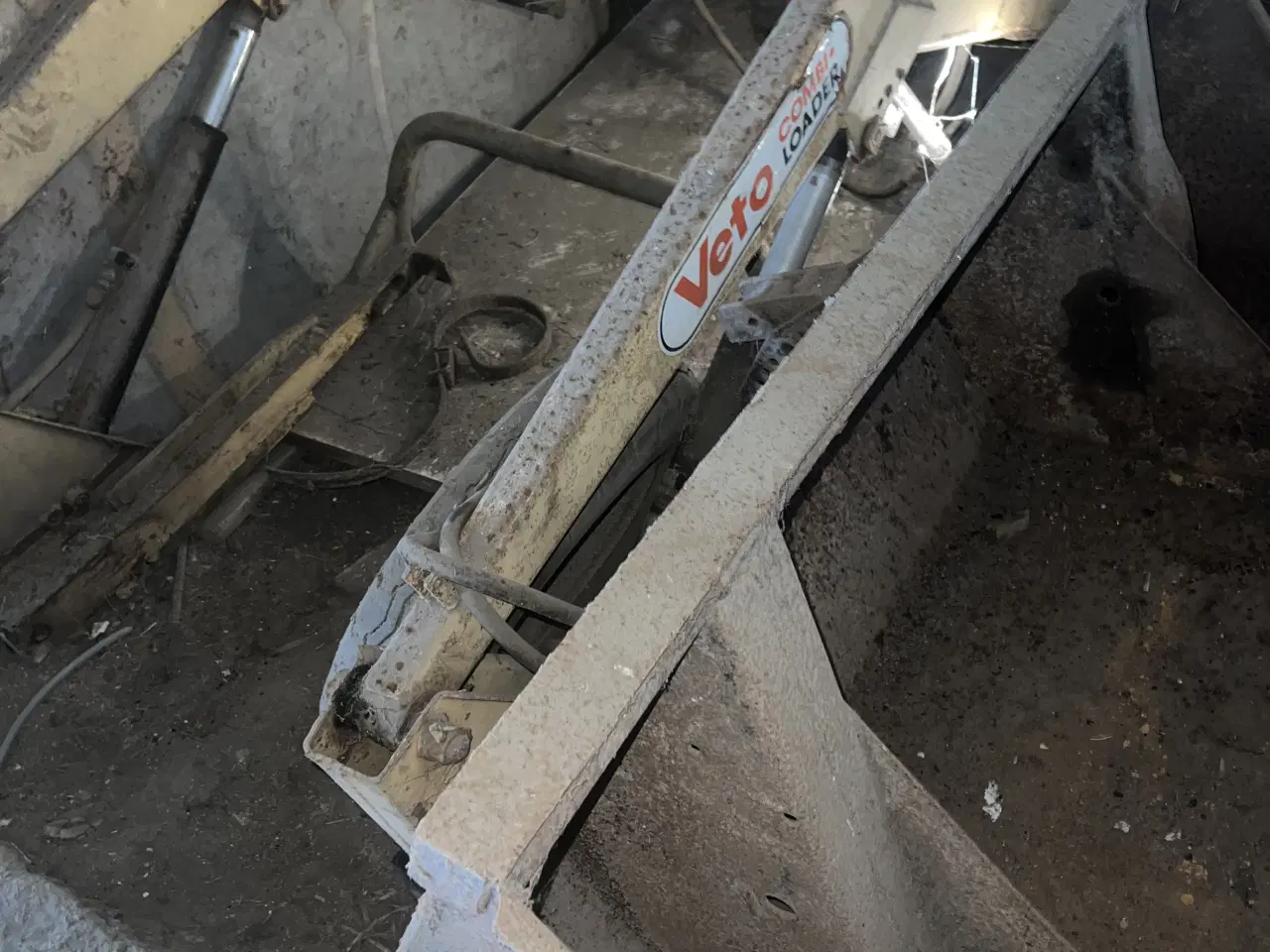 Billede 2 - Frontlæser har vær på en Tractor Ford4000