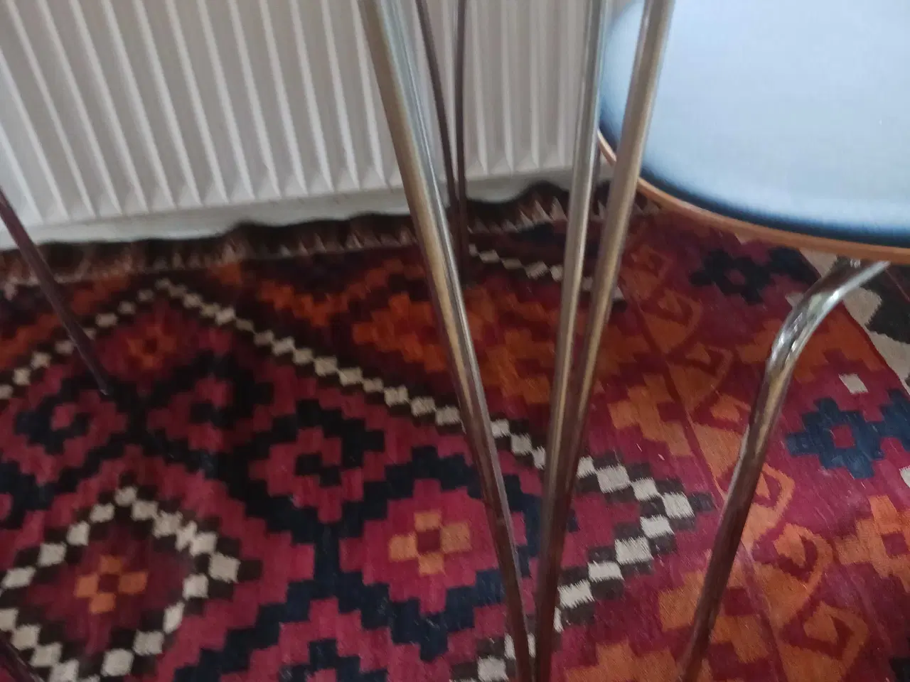 Billede 2 - Arkitekttegnet kvadratisk spisebord