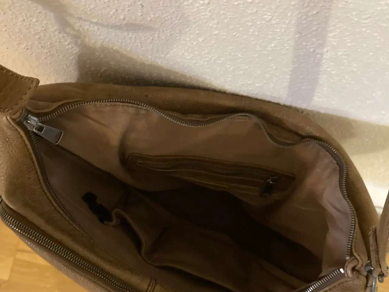 Billede 3 - Lædertaske Mannersache by Libeskind