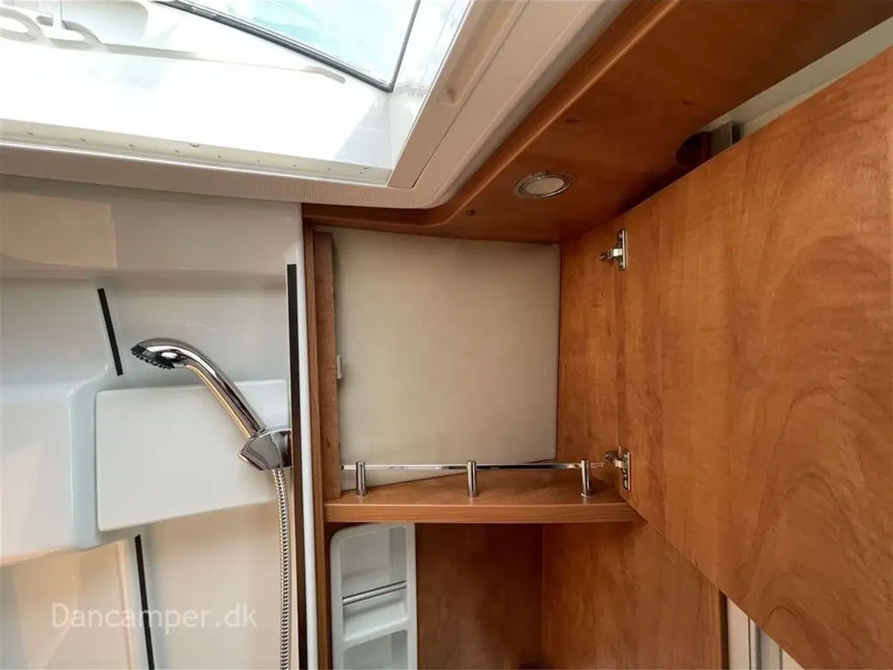 Billede 31 - 2020 - Carthago premium van 640 LE   Luksusvan, 140Hk   9-trins Automatgear, enkeltsenge, alufælge, navigation, træk