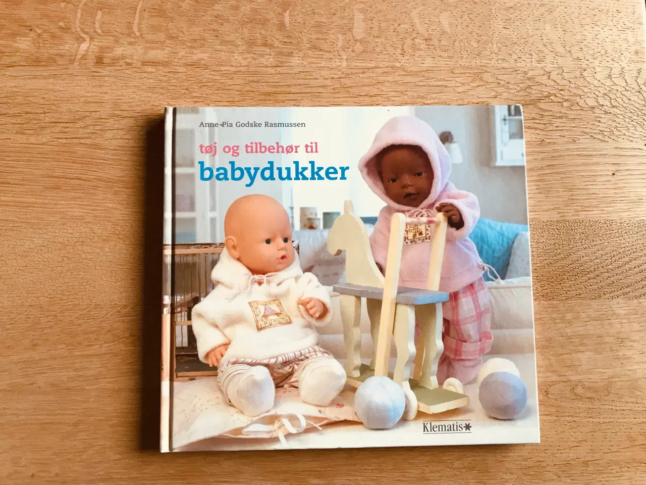 Billede 1 - tøj og tilbehør til babydukker