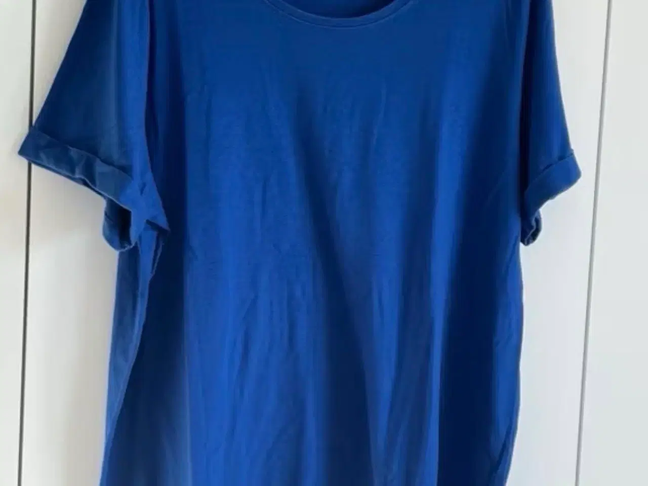 Billede 1 - Blå t-shirt fra Only Carmakoma