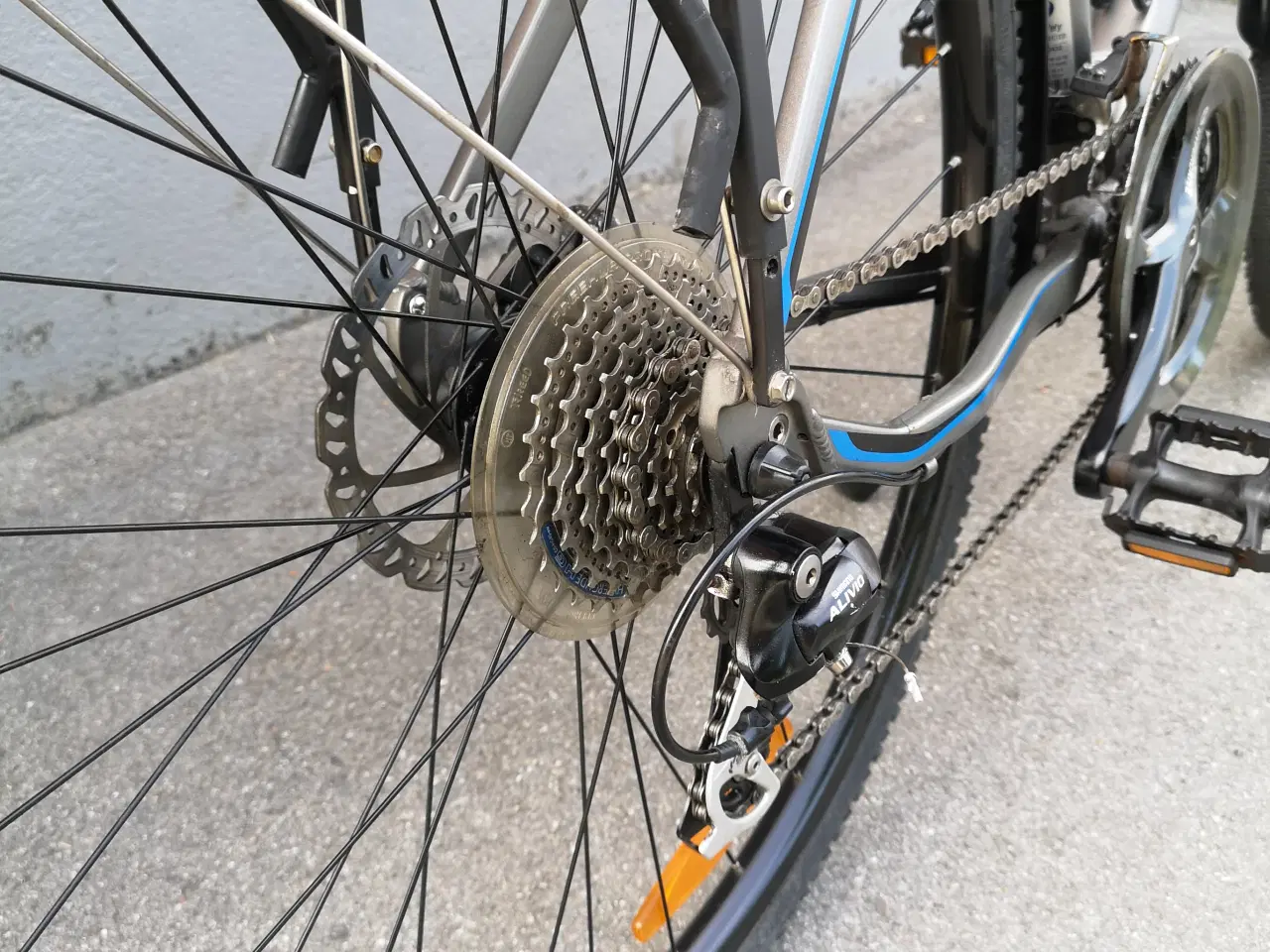 Billede 3 - GIANT 28" 55cm Cyklen er som NY 💪 ALUXX TECHNOLOG