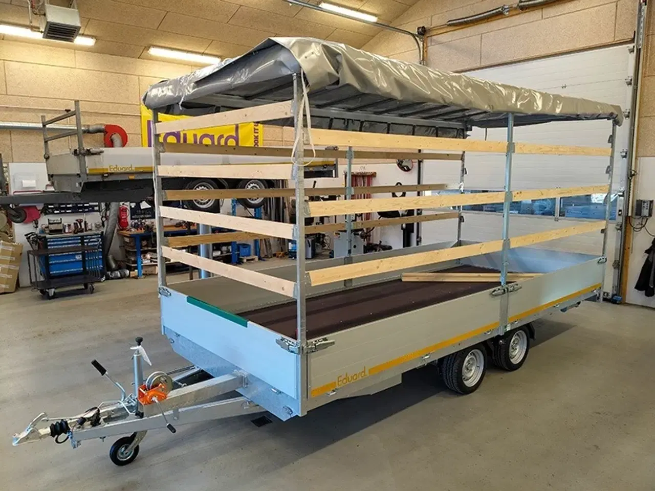 Billede 3 - Høj presenning m. gardinsider til Eduard 5022 trailer