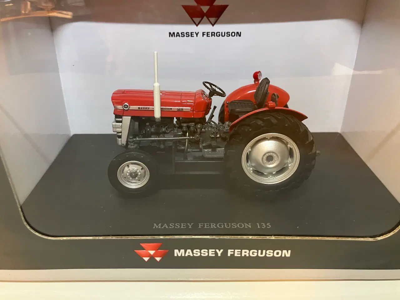 Billede 2 - 1:32 Massey Ferguson 3 cyl Perkins diesel