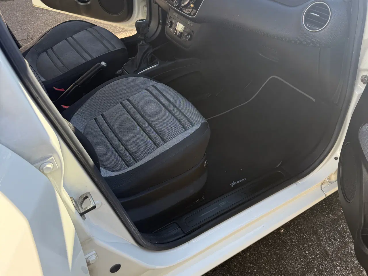 Billede 11 - Fiat Punto EVO hvid  NYSYNET 