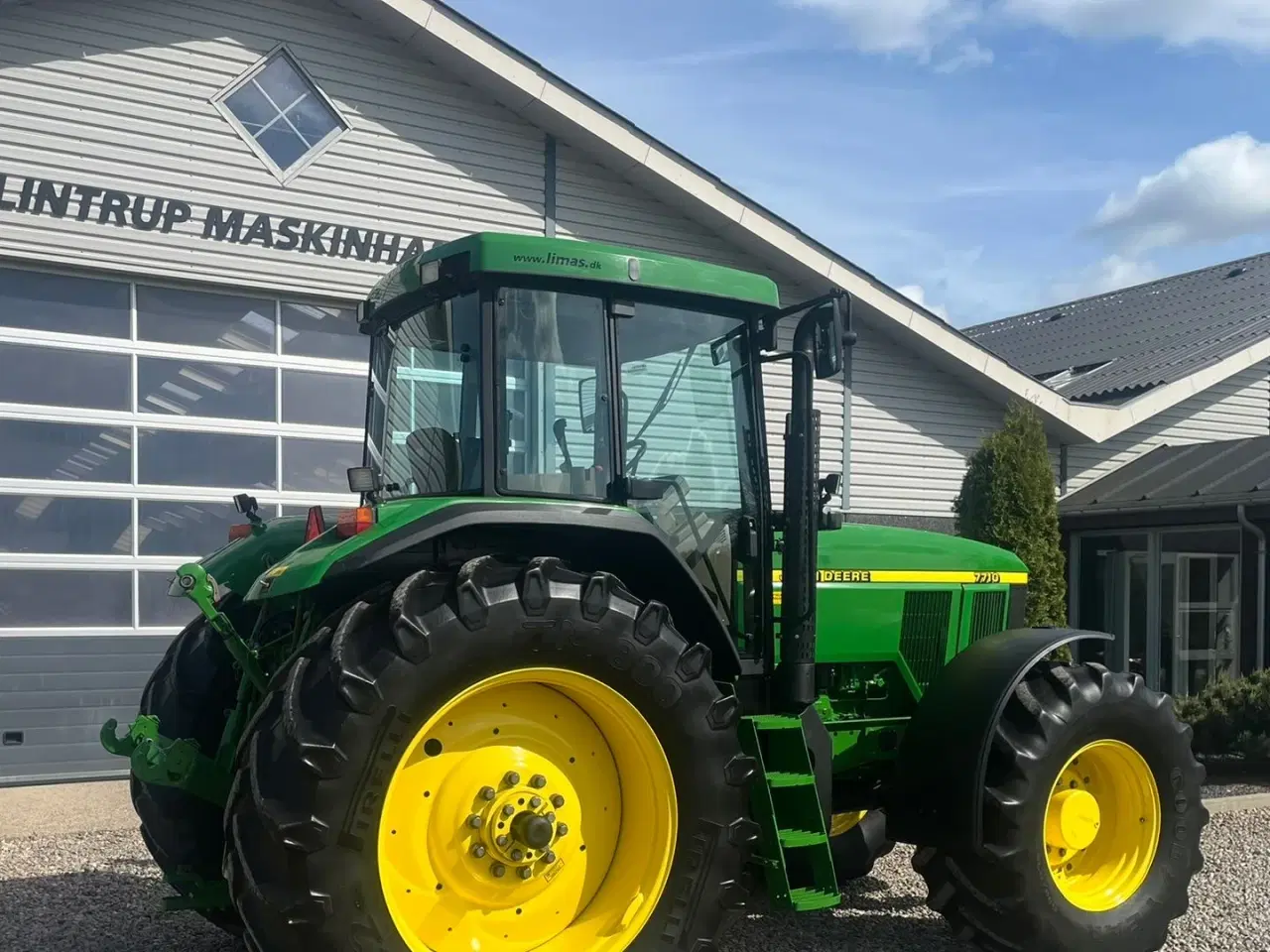 Billede 13 - John Deere 7710 8.1L motor, store hjul og frontlift. En ejeres velholdt gård traktor.
