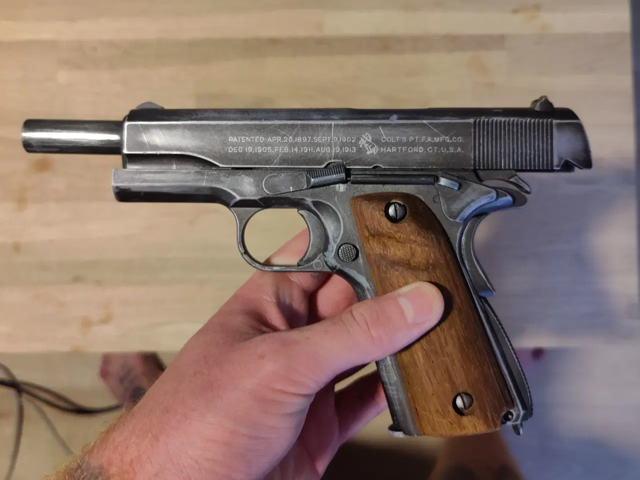 Billede 1 - Cybergun Colt 1911A1 100års jubilæums model.