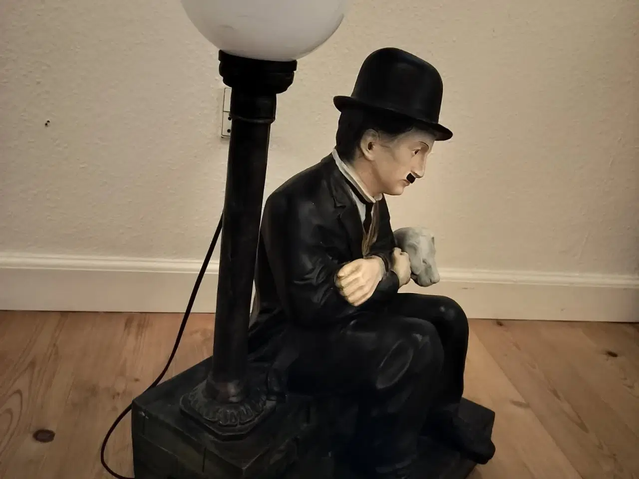 Billede 4 - Charlie med hund lampe 